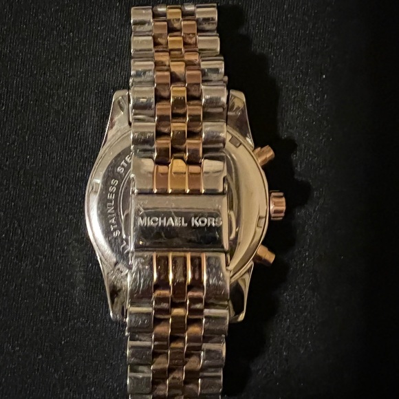 Michael Kors Oversized Lexington Two-Tone Watch - Picture 4 of 5